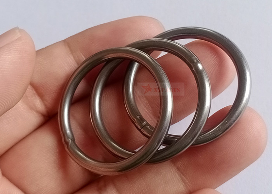 Het Roestvrije staal die van isolatietoebehoren Ringen Gelast Type rijgen