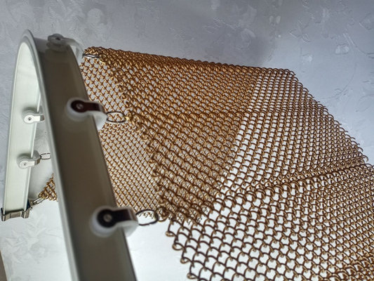 De gouden Decoratie van het Metaalmesh drapery for interior flexible van het Kleurenaluminium Nevel Met een laag bedekte