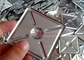 Gegalvaniseerde stalen vierkante zelfsluitende ringen 2,5 &quot;geïnstalleerd op isolatiepennen